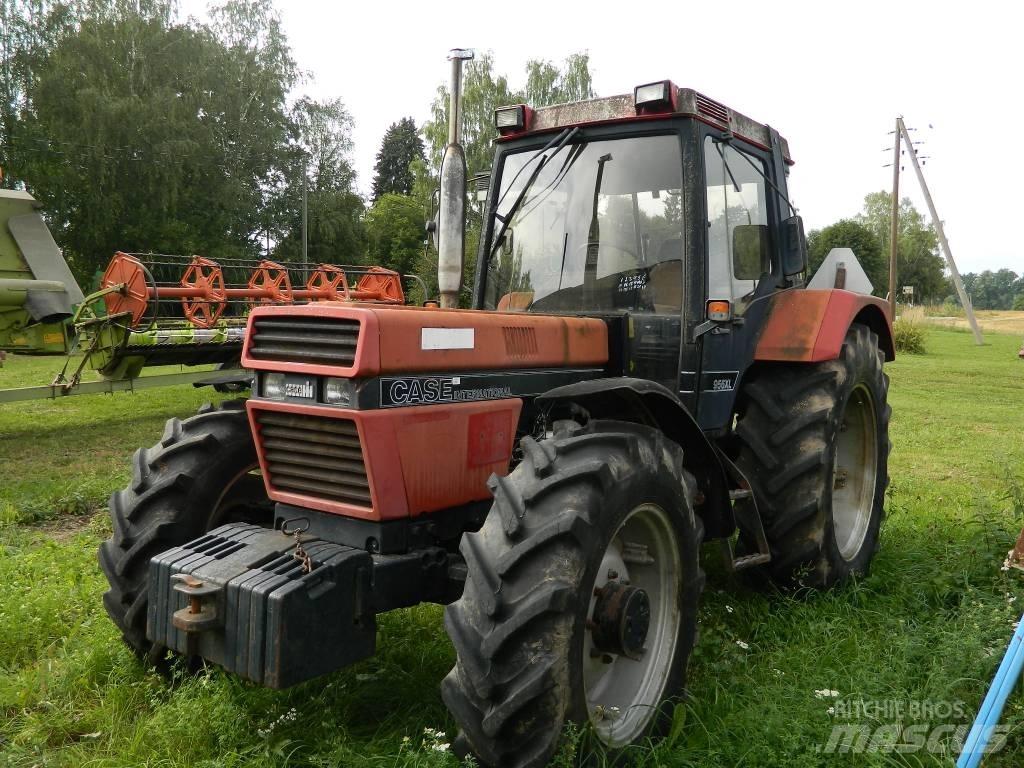 International 956 XL Traktoren