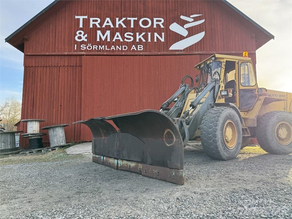 Uni-väg 320 Vikplog Schneeschilde und -pflüge