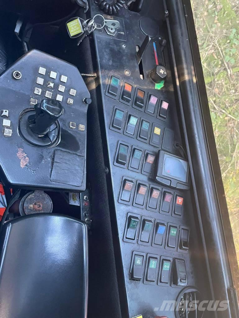 Sampo-Rosenlew 1066 Harvester