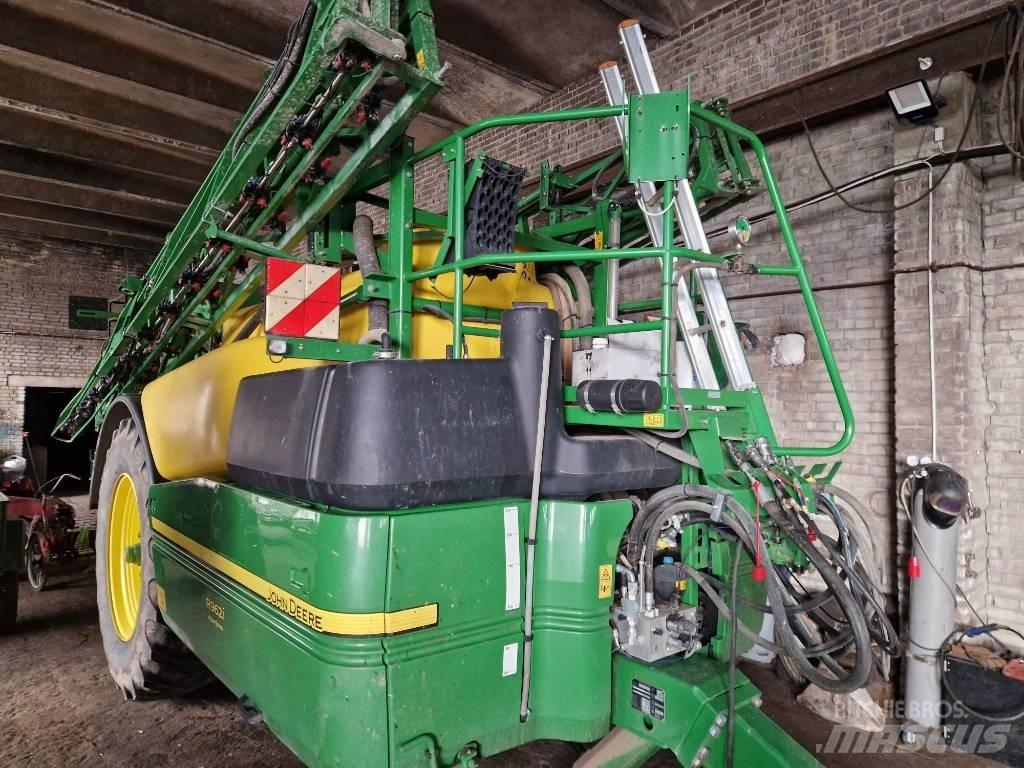 John Deere R 962 i Anhängespritzen