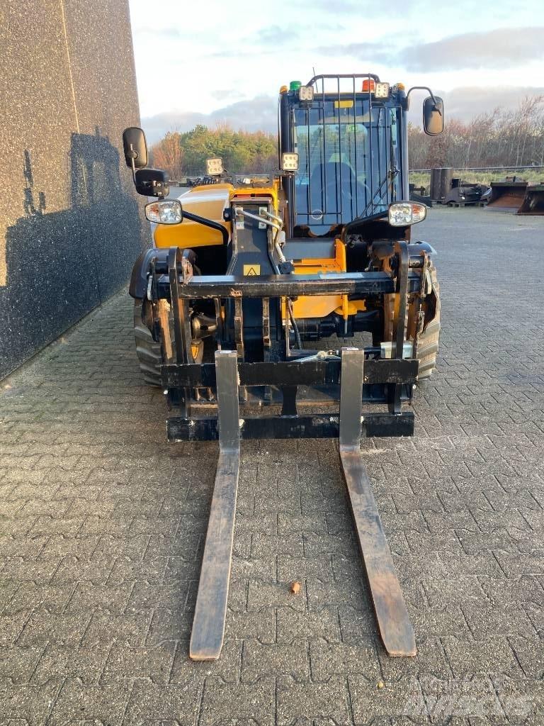 JCB 525-60 E Teleskoplader