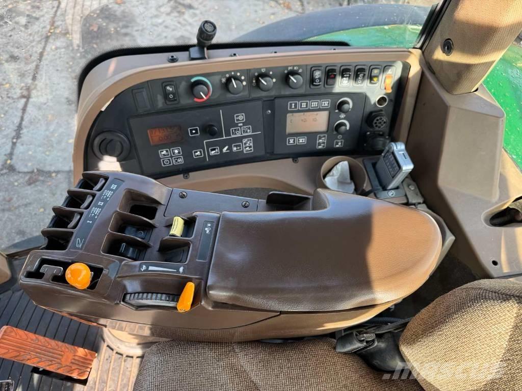 John Deere 8330 Traktoren