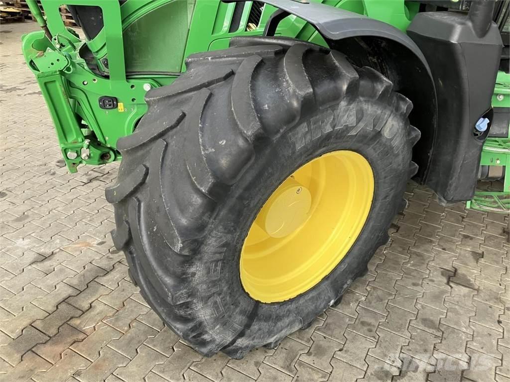 John Deere 6155R Traktoren