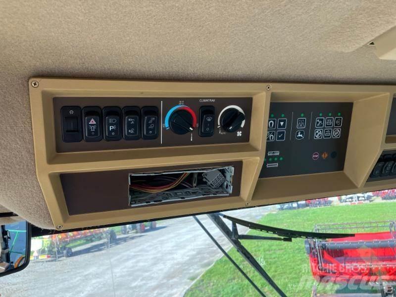 John Deere 7300 Selbstfahrende Häcksler