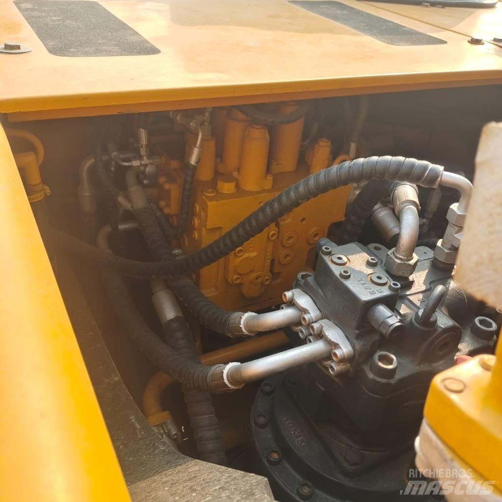 Sany SY215C Raupenbagger
