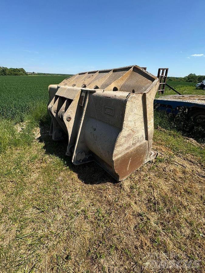 CAT 973C Schaufeln