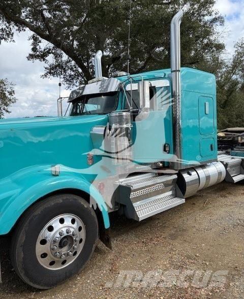 Kenworth W900L Sattelzugmaschinen