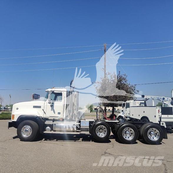Mack CL733 Sattelzugmaschinen