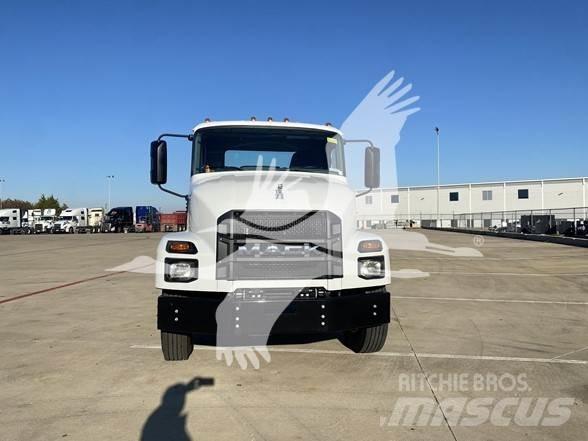Mack MD6 Pritschenwagen/Pritschenwagen mit Seitenklappe