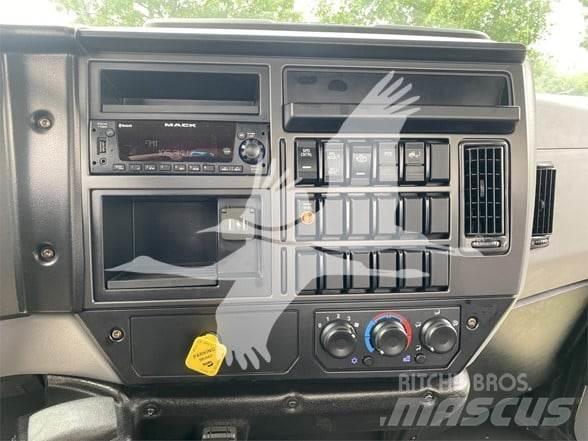 Mack MD6 Pritschenwagen/Pritschenwagen mit Seitenklappe