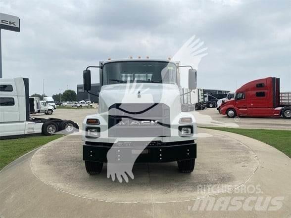 Mack MD6 Pritschenwagen/Pritschenwagen mit Seitenklappe