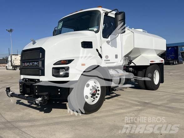 Mack MD6 Tankwagen