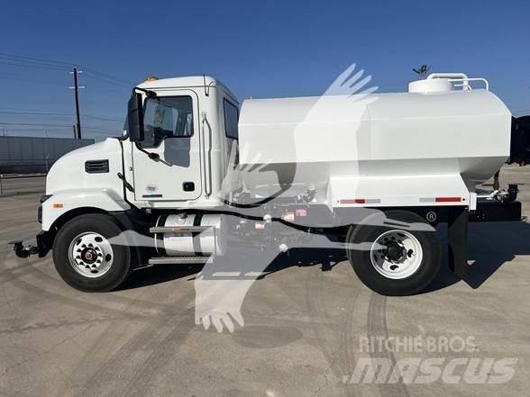 Mack MD6 Tankwagen
