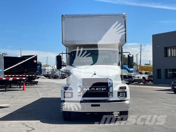 Mack MD6 Kofferaufbau