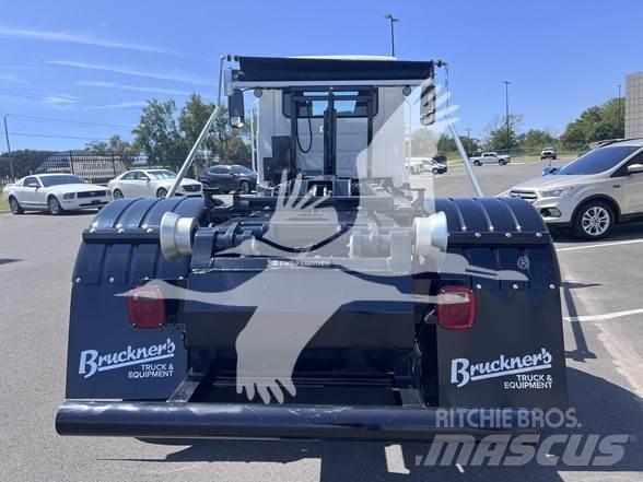 Mack MD7 Sonstige Baumaschinen