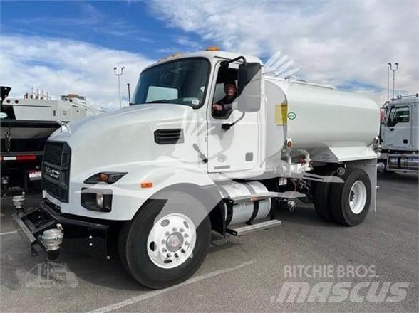 Mack MD7 Tankwagen