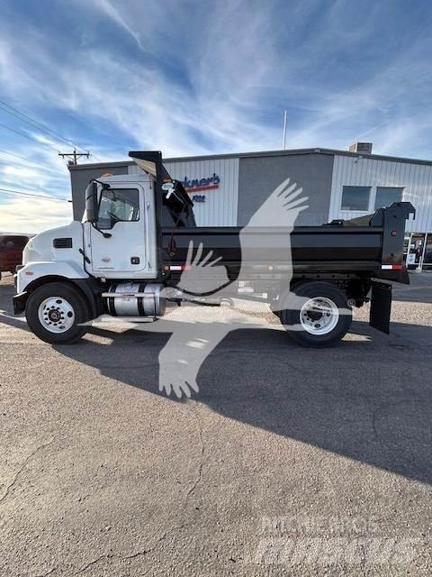 Mack MD7 Kipper