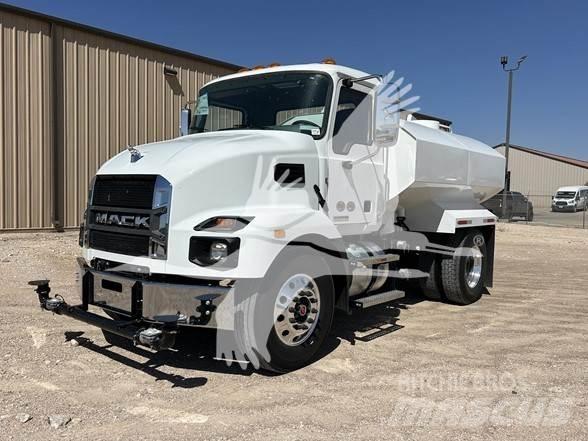 Mack MD7 Tankwagen