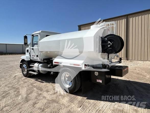 Mack MD7 Tankwagen