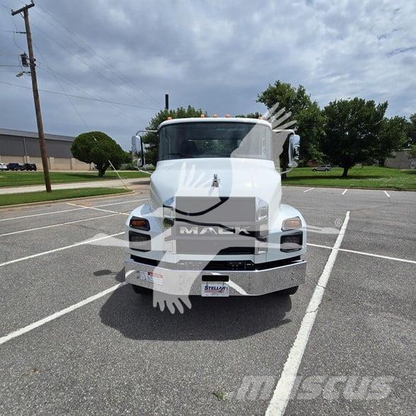 Mack MD7 Sonstige Baumaschinen