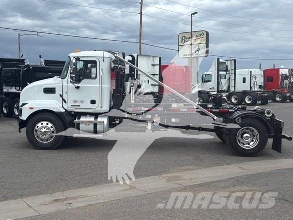 Mack MD7 Sonstige Baumaschinen