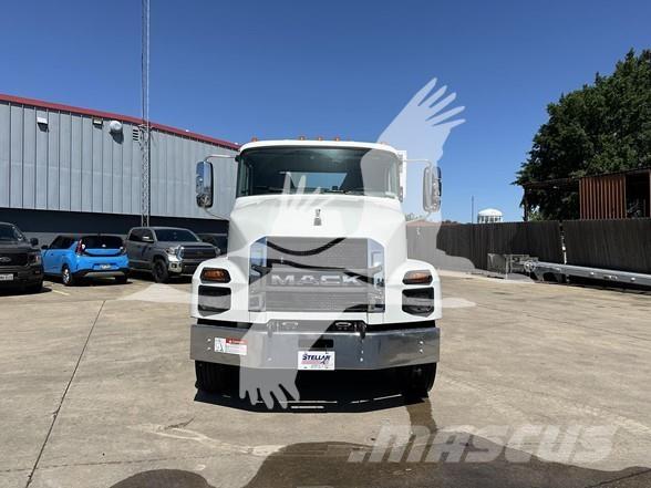 Mack MD7 Sonstige Baumaschinen