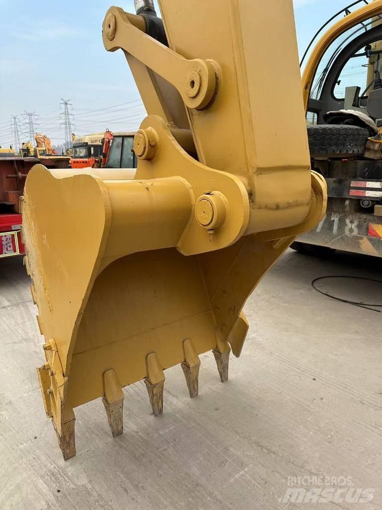 CAT 320 D Raupenbagger