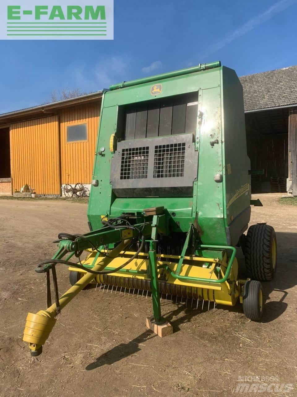 John Deere 592C Quaderpressen