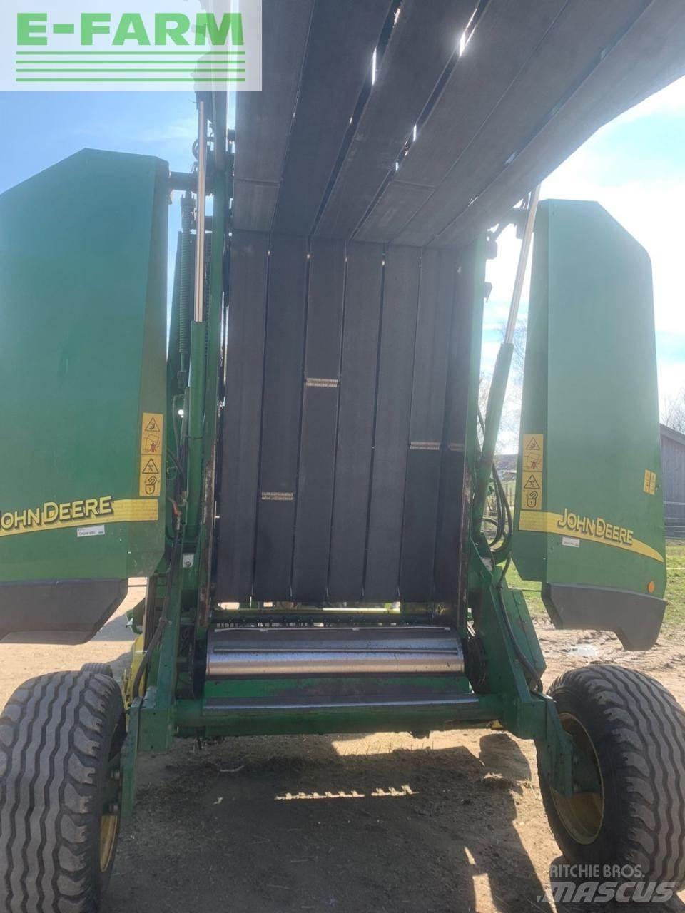 John Deere 592C Quaderpressen