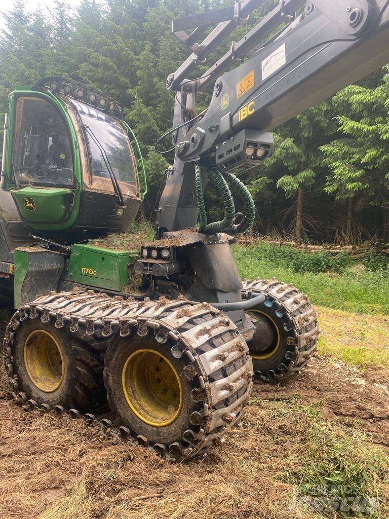 John Deere 1170G Harvester
