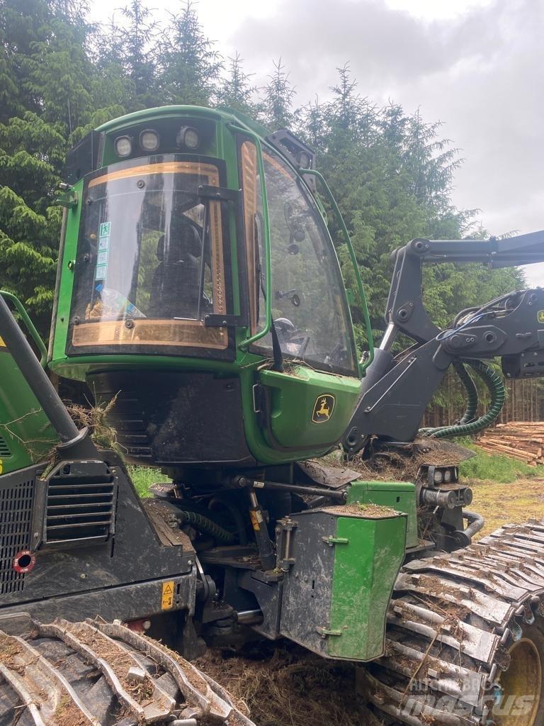 John Deere 1170G Harvester