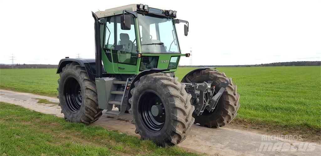 Fendt Xylon 520 Traktoren