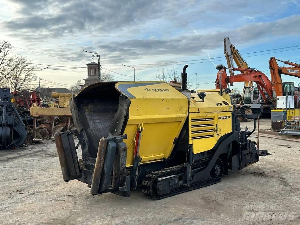 Bomag BF 223 C Strassenfertiger
