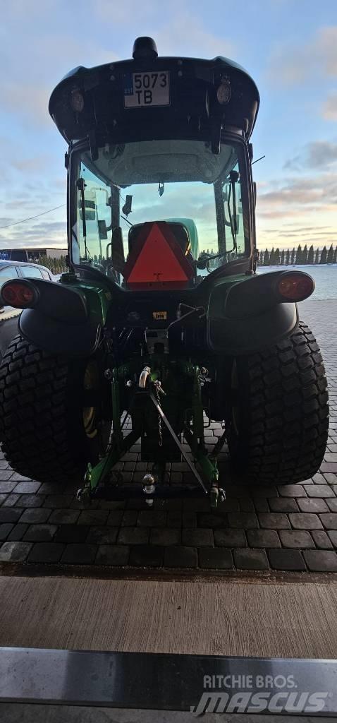 John Deere 4052 R Traktoren