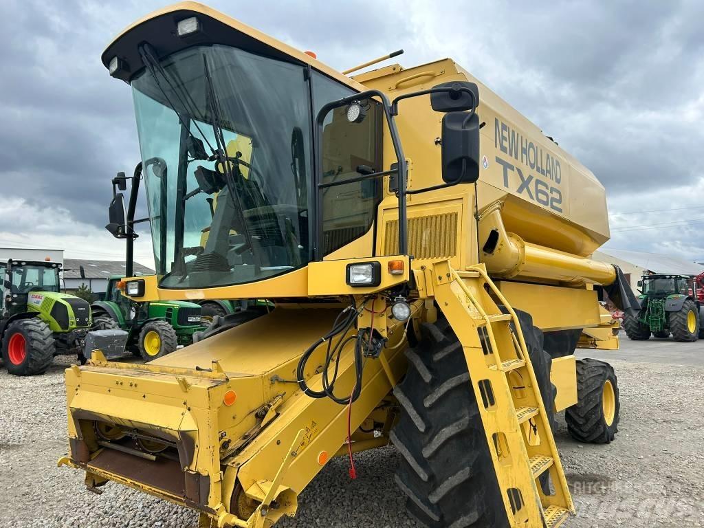 New Holland TX 62 Mähdrescher