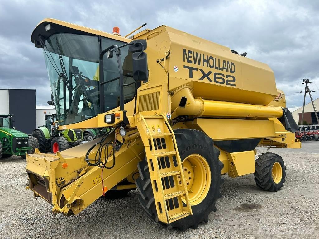 New Holland TX 62 Mähdrescher