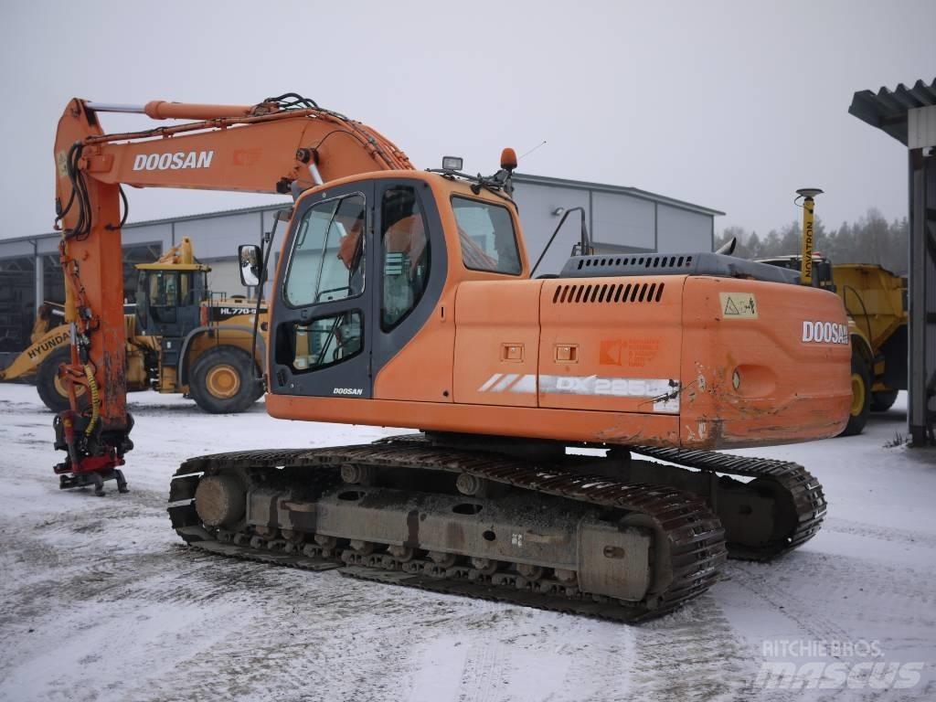 Doosan DX 225 LC Raupenbagger