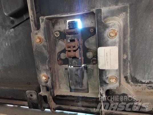 CAT TH337 mask Kabinen