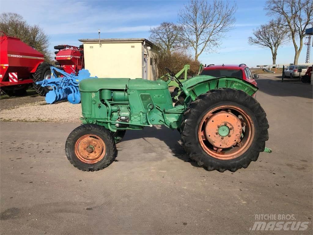 Deutz-Fahr D25 S Traktoren