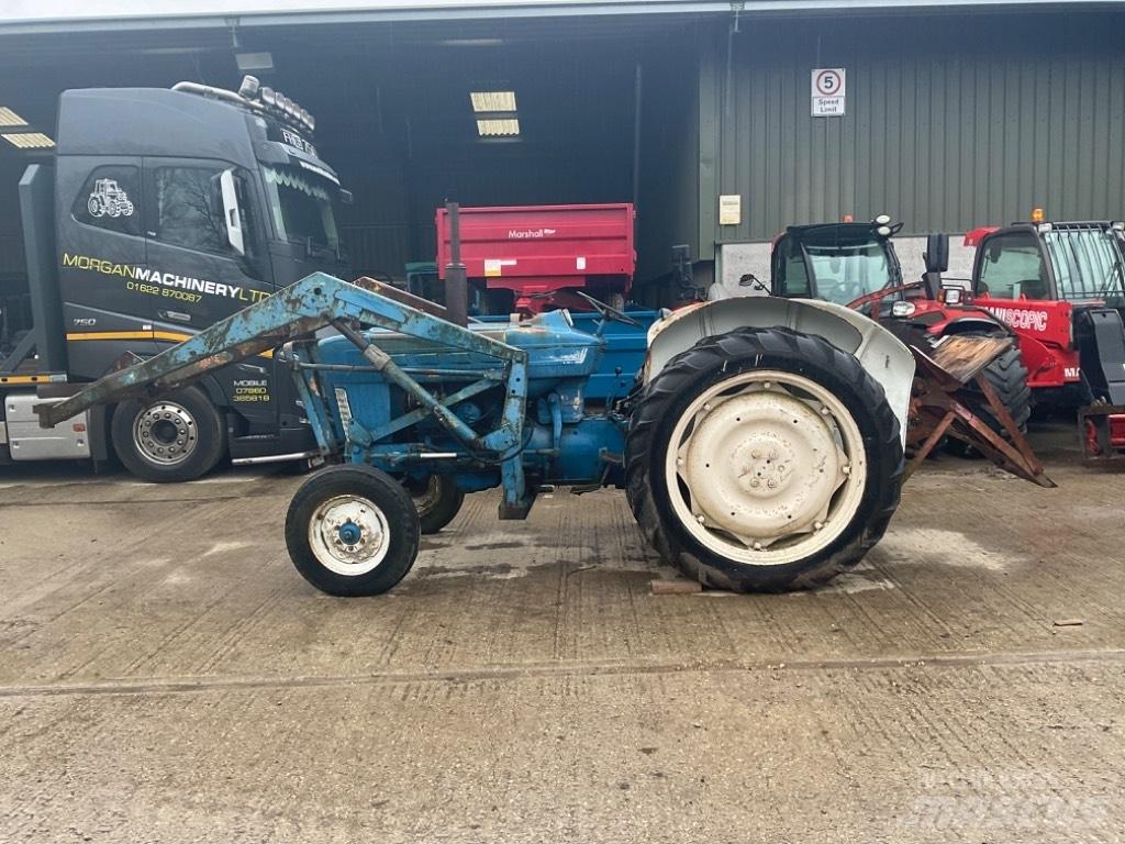 Ford 4000 Traktoren