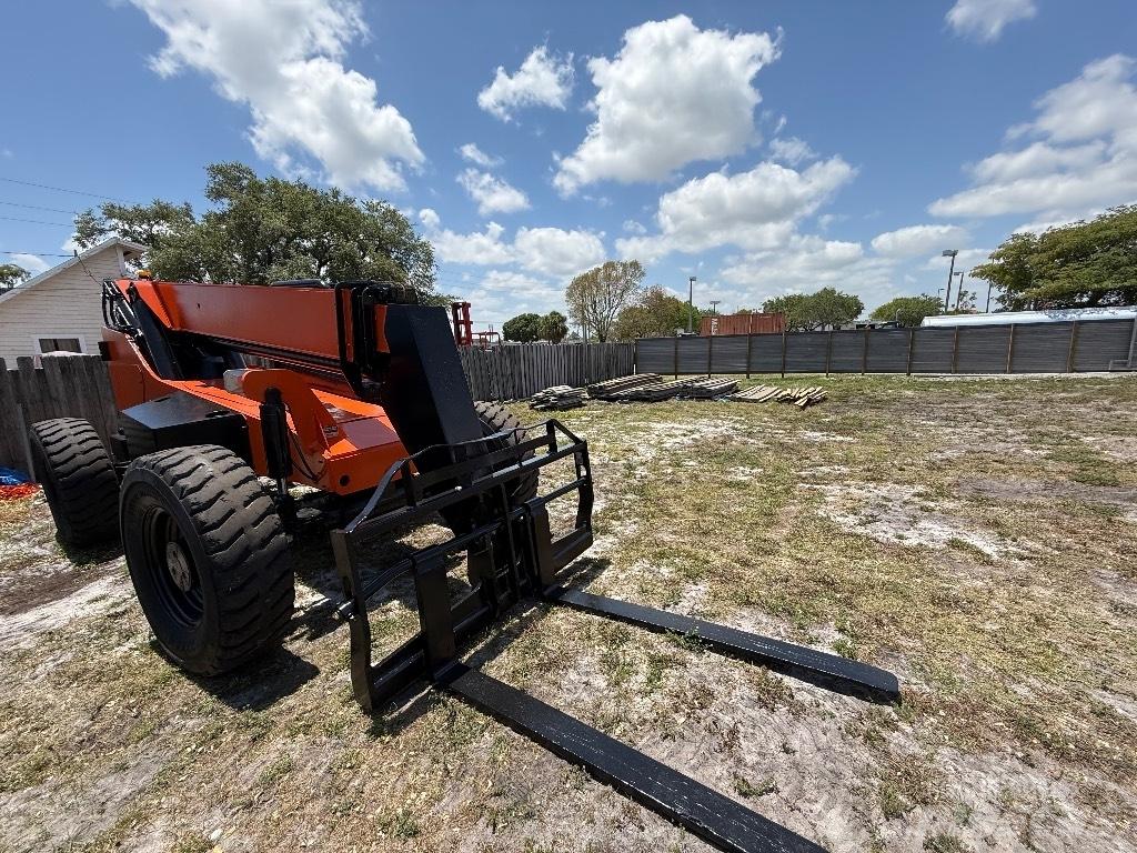 SkyTrak 8042 Teleskoplader