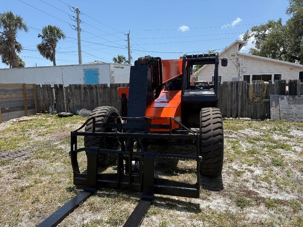 SkyTrak 8042 Teleskoplader