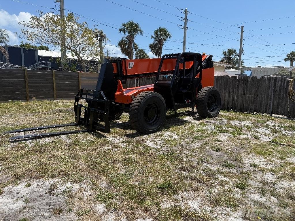 SkyTrak 8042 Teleskoplader