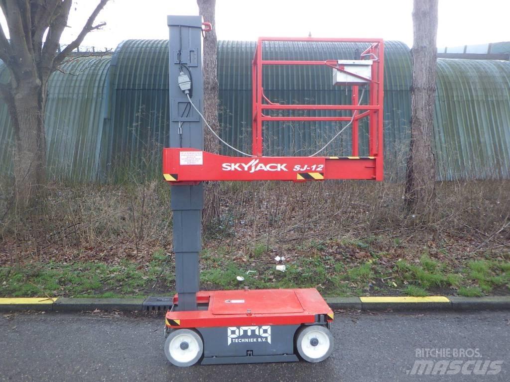 SkyJack SJ12 Personenaufzüge