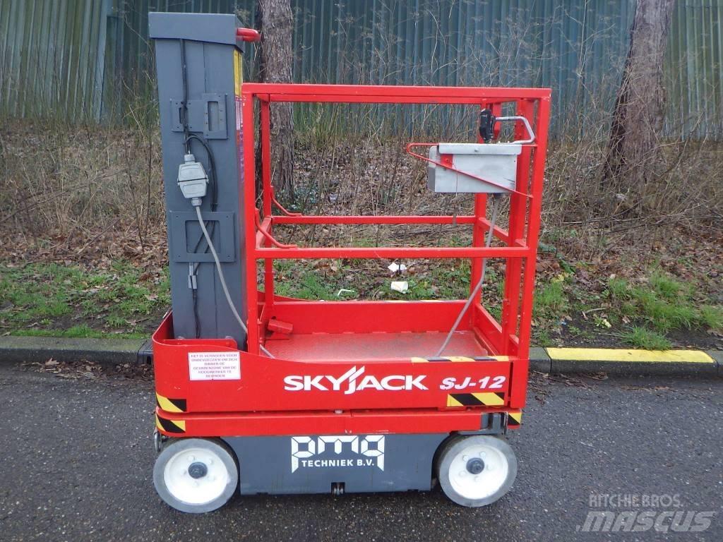 SkyJack SJ12 Personenaufzüge