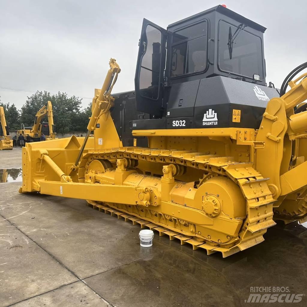 Shantui SD32 Bulldozer