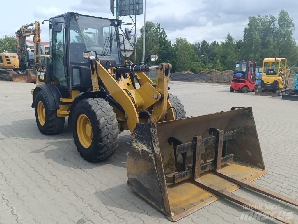 CAT 908M Radlader