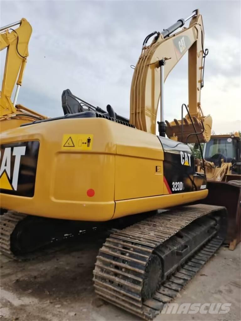 CAT 323 D Raupenbagger