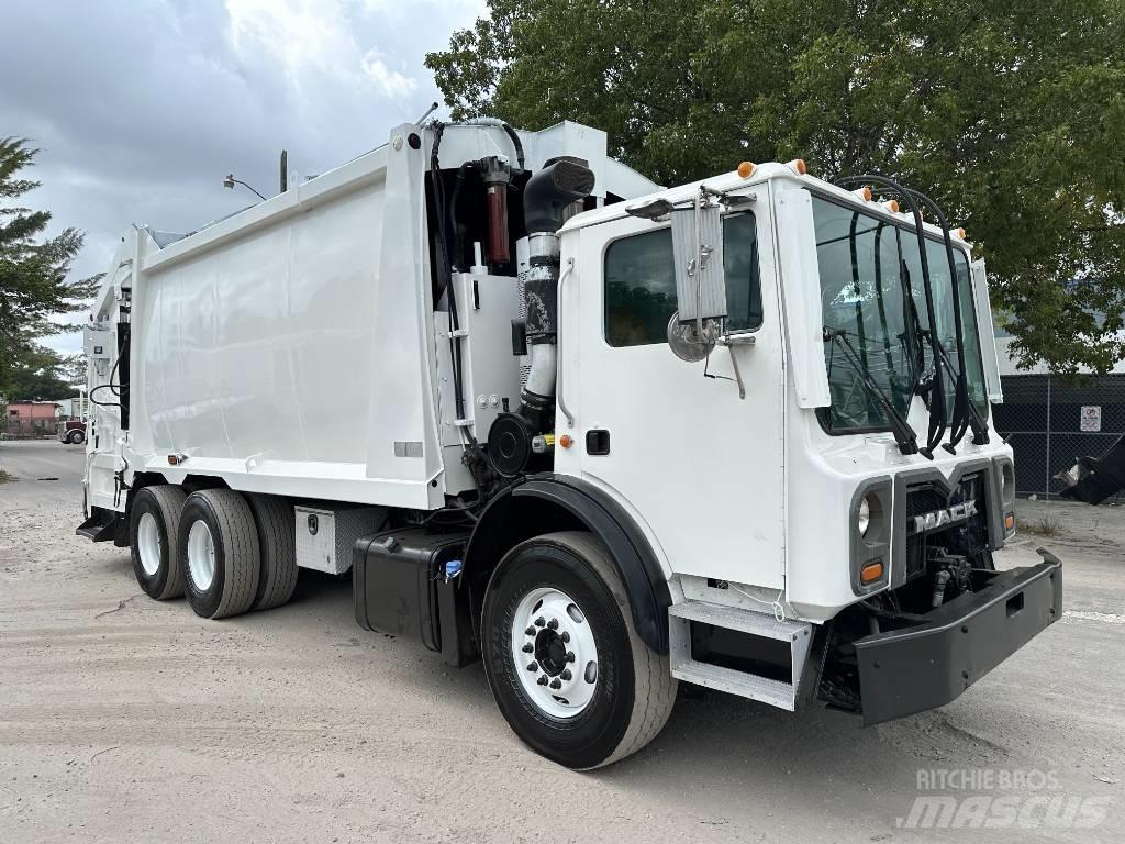 Mack MRU 613 Müllwagen