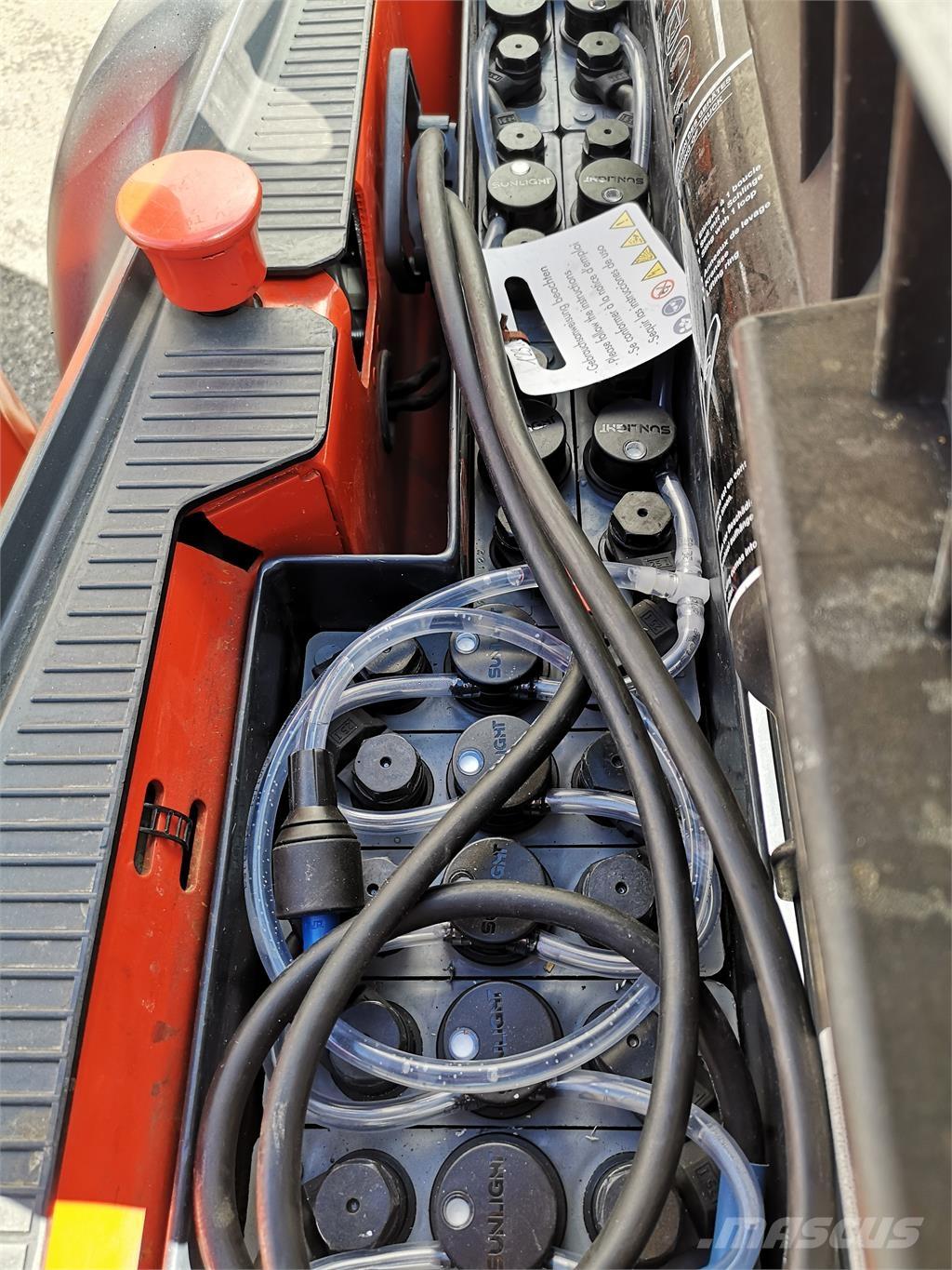 Linde L12 Zelfrijdende stapelaars